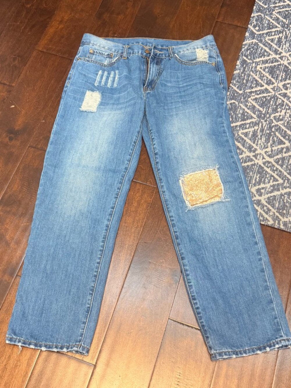 Sadie & Sage Distressed Jeans Womens 32x27 Blue Denim Rose Gold Sequins Patch L